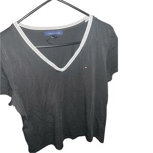 2/$20 🩷 Tommy Hilfiger Women’s V Neck Pullover Short Sleeve T Shirt SIZE XL